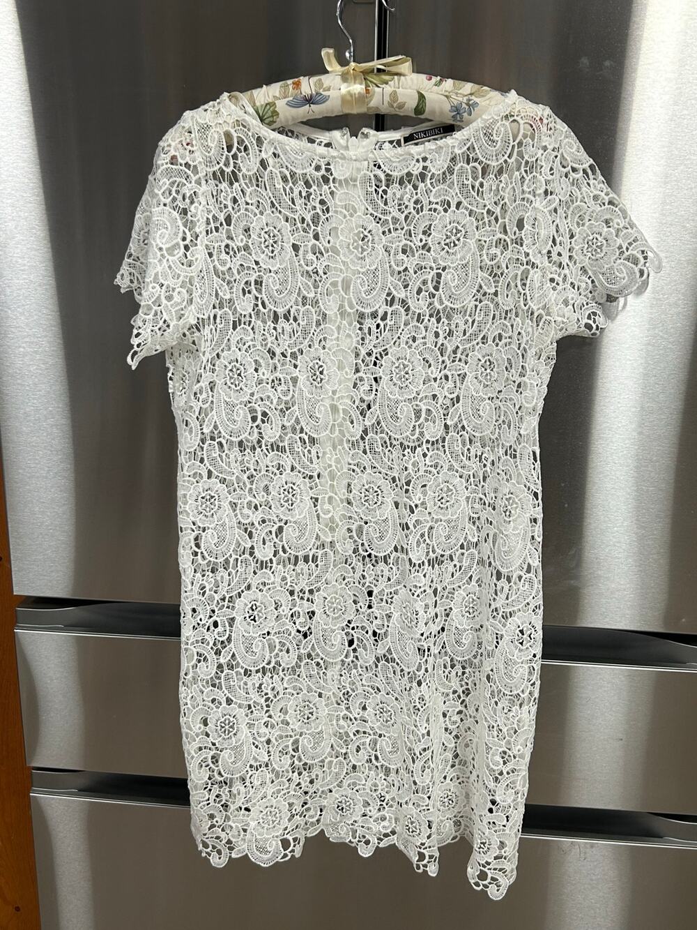 Nikibiki White Floral Lace Shift Dress Short Sleeve Scalloped Romantic